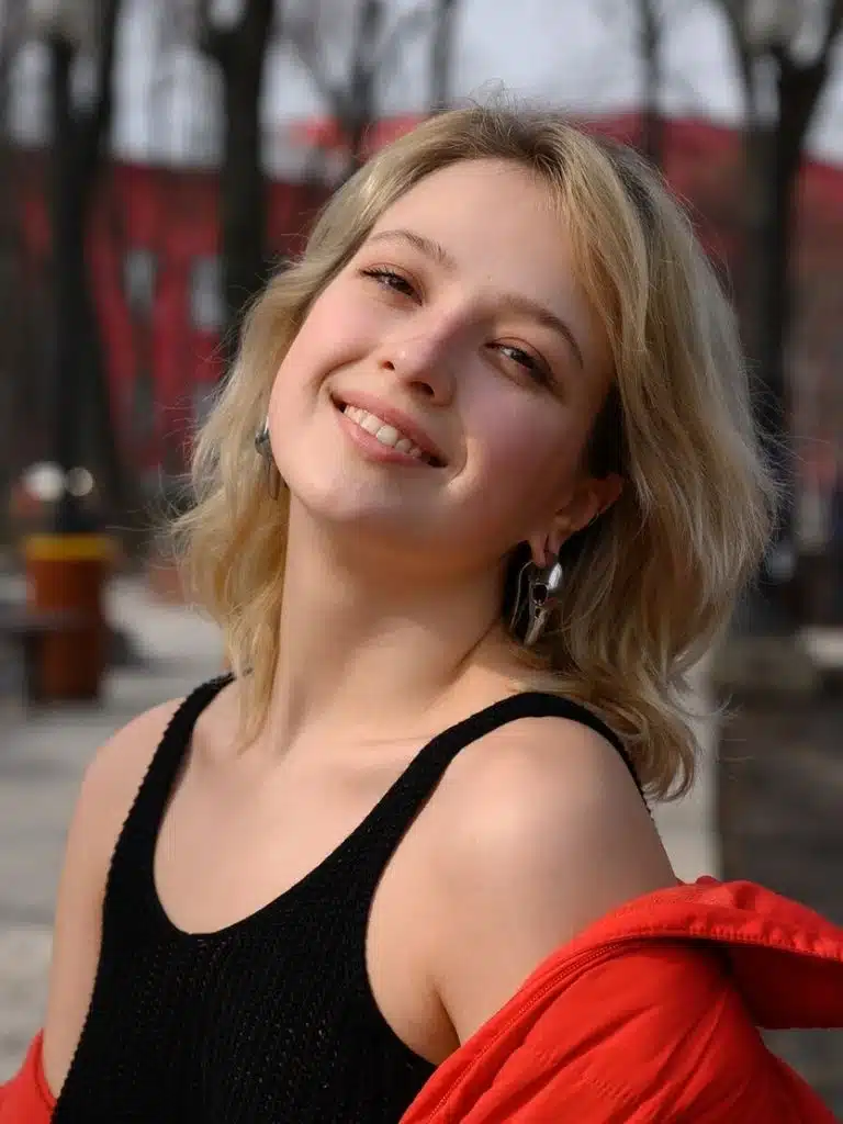 Lily Vei Biography: Wiki, Age, Career, Height, Weight, Boyfriend, Net Worth & More